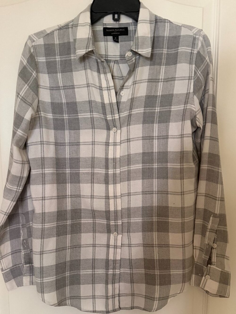 Banana Republic Gray & White Plaid Button-Down Shirt Size S